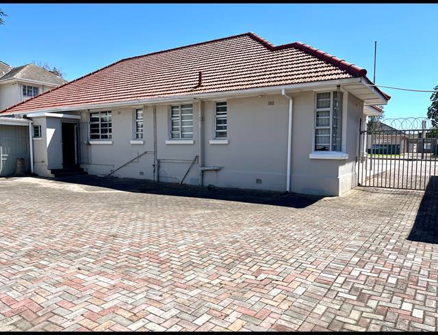 300M² BUILDING FOR SALE IN MILL PARK